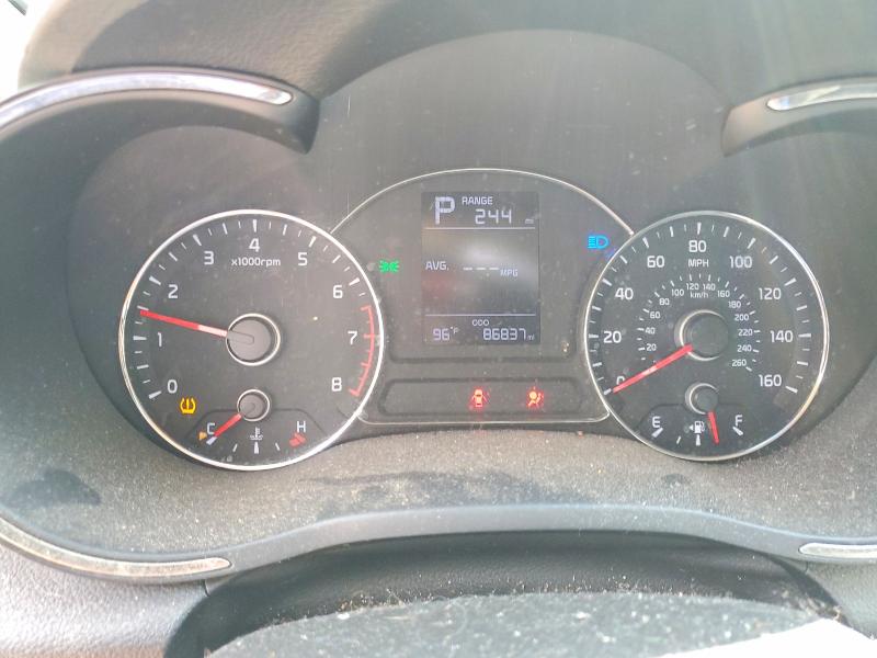 Photo 9 from auction – 2018 KIA FORTE with VIN 3KPFK4A74JE168028