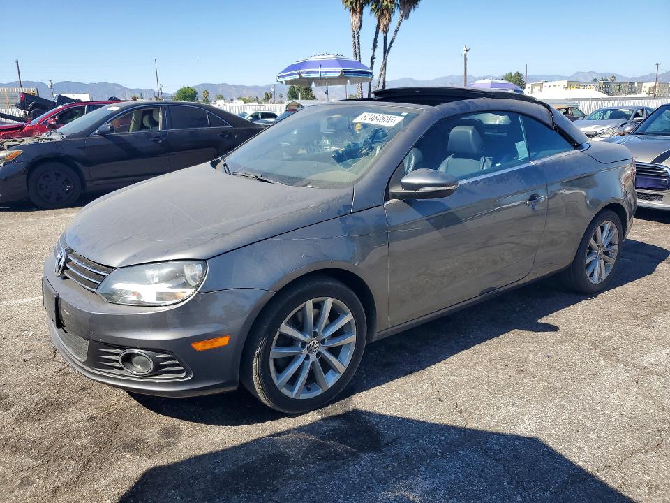 VOLKSWAGEN EOS 2015 with VIN WVWBW8AH3FV002301 - Photo from auction