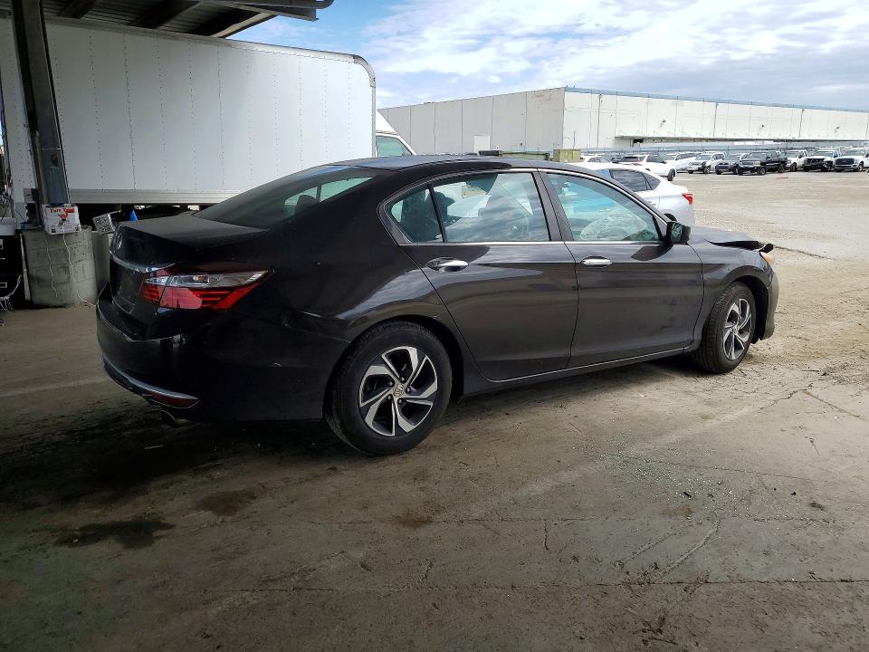 Photo 3 from auction – 2016 HONDA ACCORD with VIN 1HGCR2F38GA047895