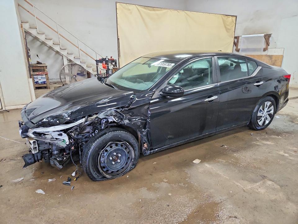 NISSAN ALTIMA 2019 with VIN 1N4BL4BV0KC123420 - Photo from auction