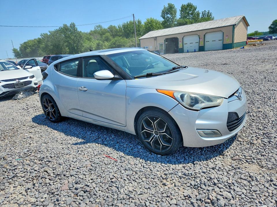 Photo 4 from auction – 2012 HYUNDAI VELOSTER with VIN KMHTC6AD8CU057497