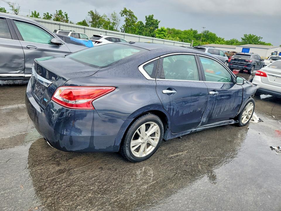 Photo 3 from auction – 2013 NISSAN ALTIMA with VIN 1N4AL3AP8DC250122