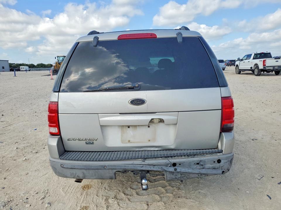 Photo 6 from auction – 2003 FORD EXPLORER with VIN 1FMZU63K23ZB02469