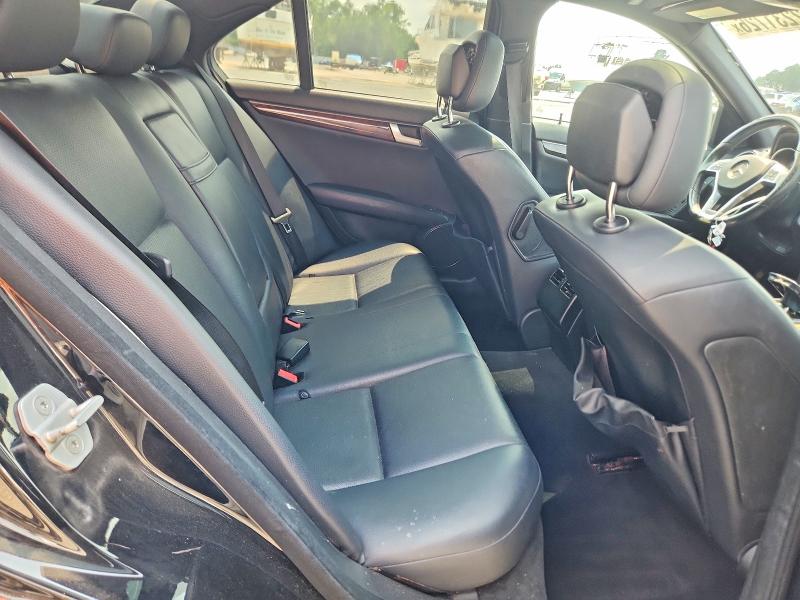 Photo 10 from auction – 2012 MERCEDES-BENZ C with VIN WDDGF4HB3CA609467