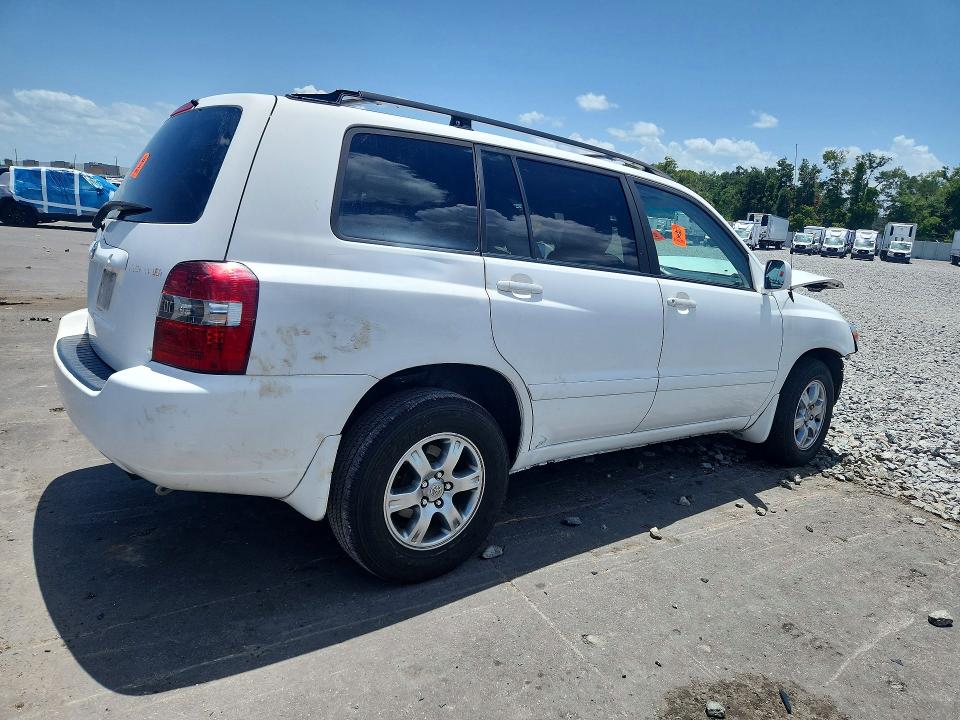 Photo 3 from auction – 2005 TOYOTA HIGHLANDER with VIN JTEDP21A050058483