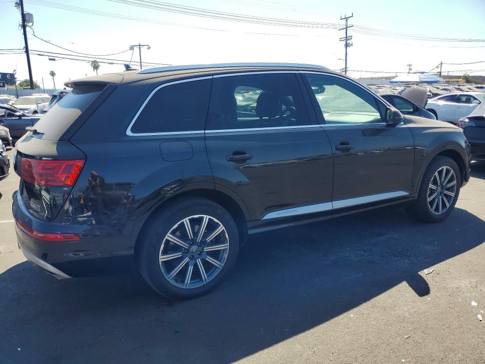 Снимка 3 от търг – 2017 AUDI Q7 с VIN WA1VAAF72HD017877