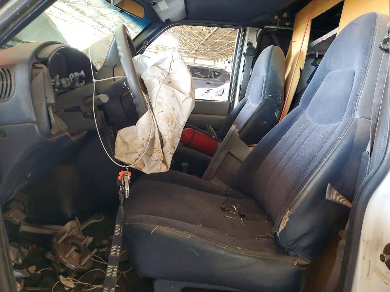Photo 7 from auction – 2000 GMC SAFARI with VIN 1GTDM19W8YB507022