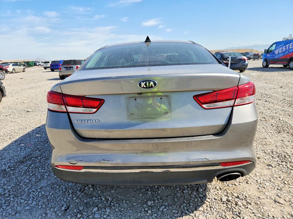 Photo 6 from auction – 2017 KIA OPTIMA with VIN 5XXGT4L30HG162210