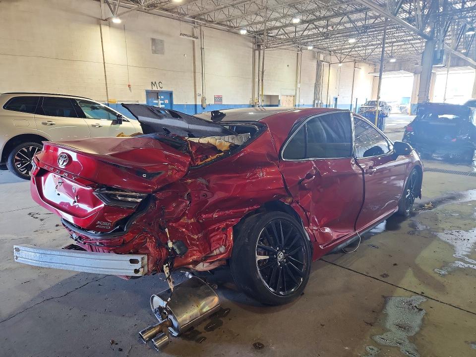 Снимка 3 от търг – 2021 TOYOTA CAMRY с VIN 4T1K61BK0MU036700