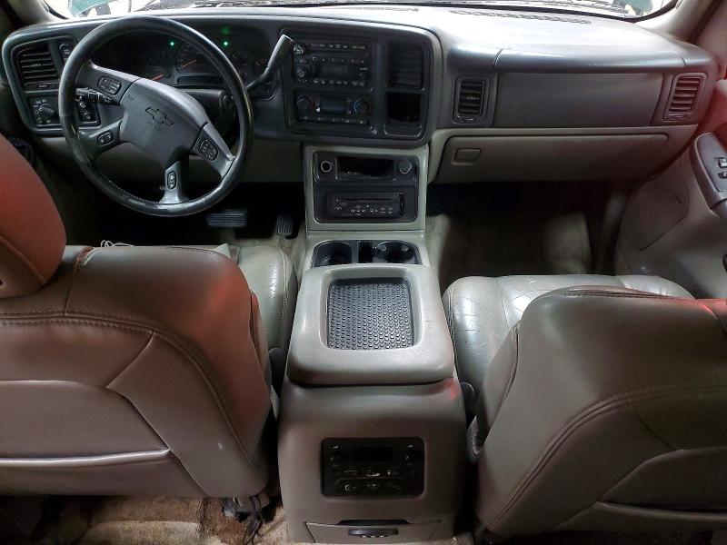 Photo 8 from auction – 2003 CHEVROLET SUBURBAN with VIN 3GNFK16Z33G206520