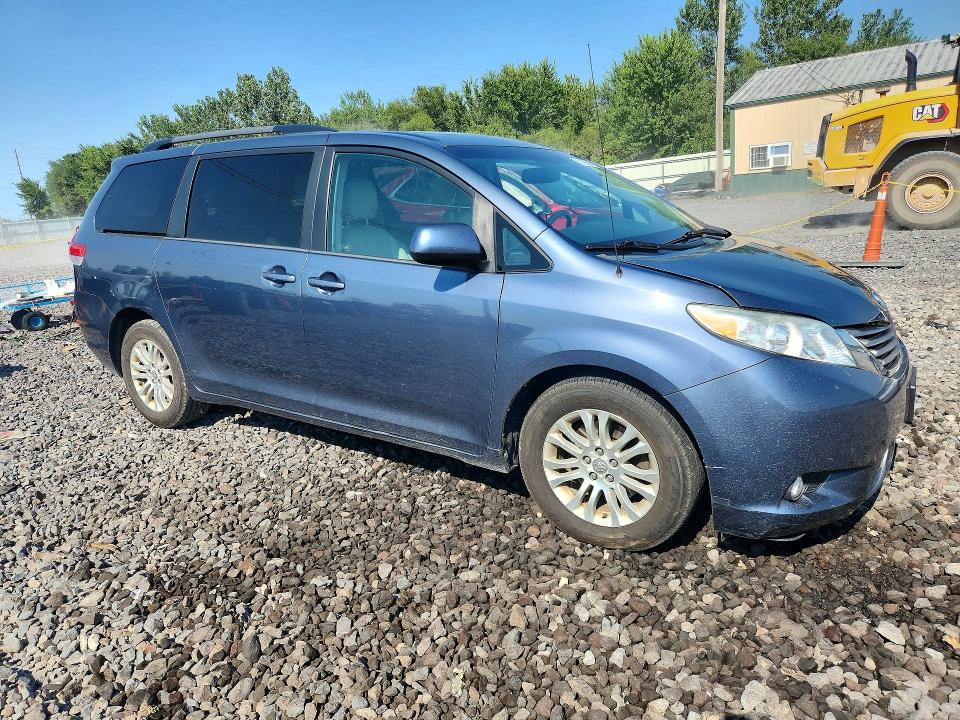 Photo 4 from auction – 2013 TOYOTA SIENNA with VIN 5TDYK3DC0DS382438