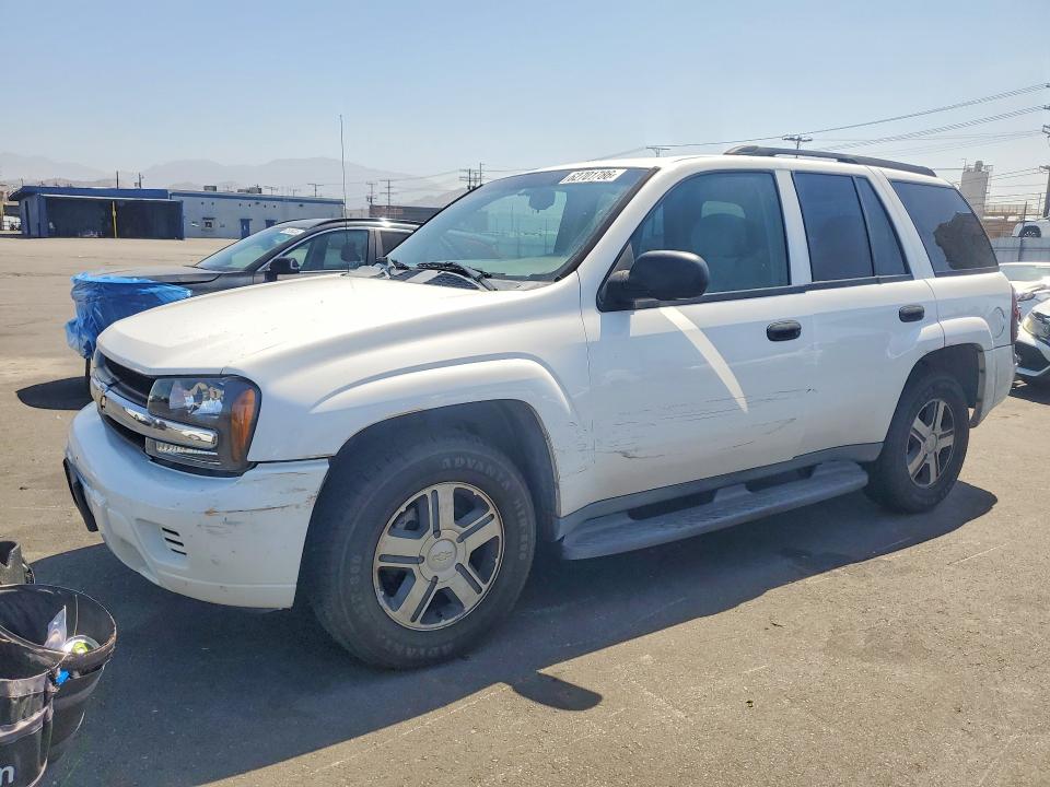 CHEVROLET TRAILBLAZER 2005 with VIN 1GNDT13S452284330 - Photo from auction