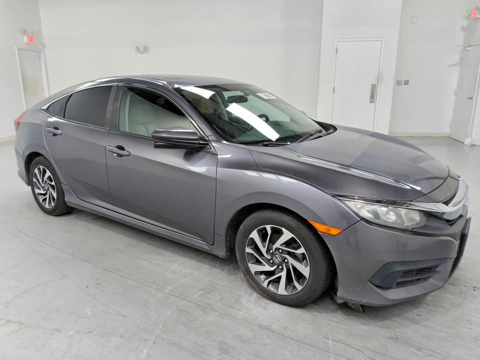 صورة رقم 4 من المزاد - 2017 HONDA CIVIC مع VIN 19XFC2F74HE226532
