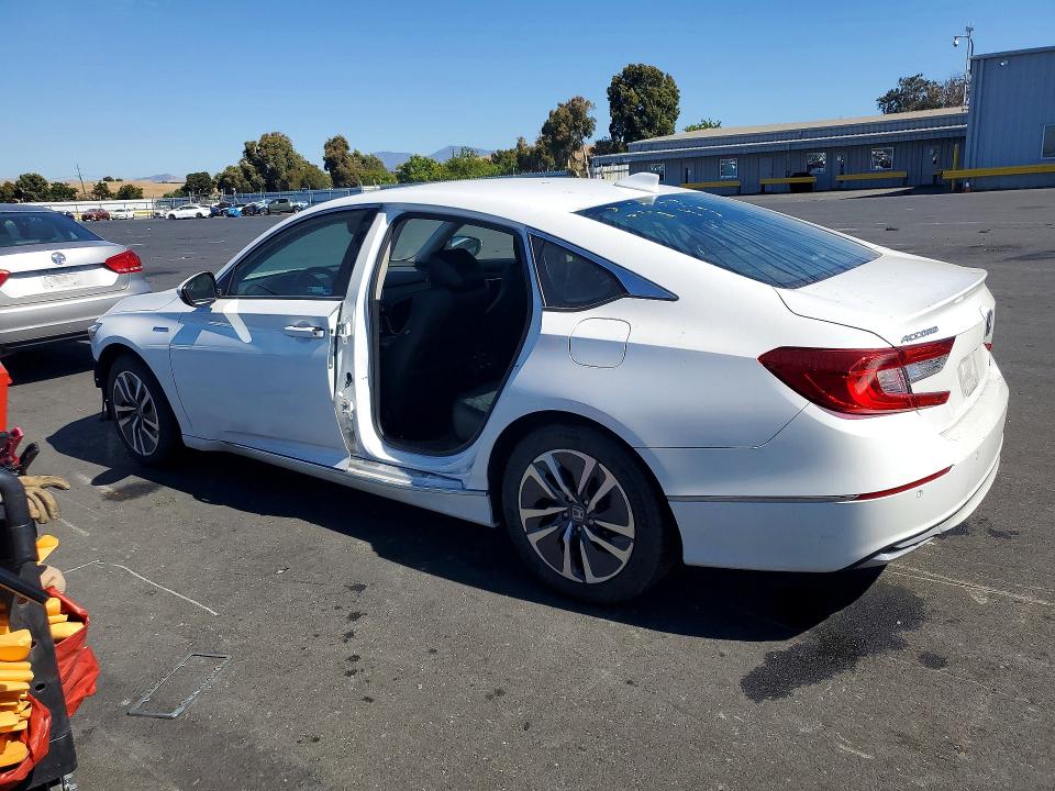Photo 2 from auction – 2022 HONDA ACCORD with VIN 1HGCV3F54NA003585