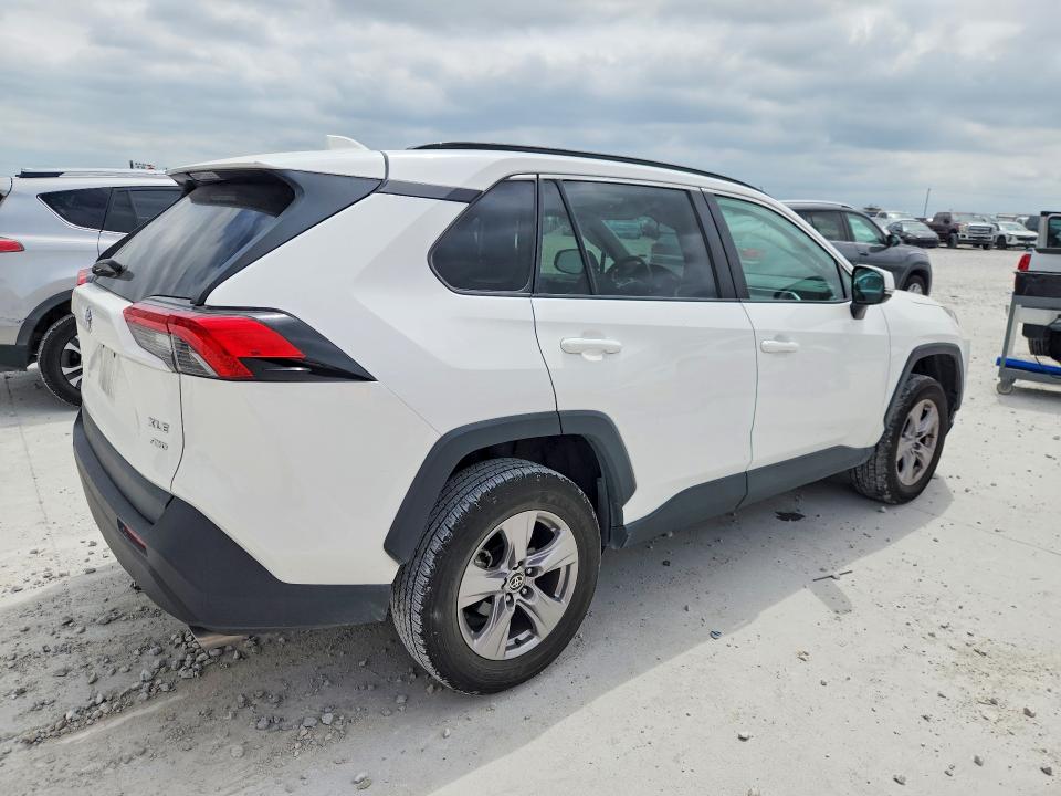 Photo 3 from auction – 2024 TOYOTA RAV4 with VIN 2T3P1RFV2RW454181