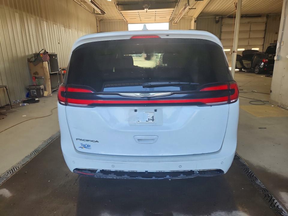 Photo 6 from auction – 2022 CHRYSLER PACIFICA with VIN 2C4RC1BG9NR143461