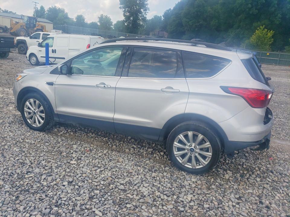 Foto 2 de la subasta – 2019 FORD ESCAPE con VIN 1FMCU0HD6KUB45169