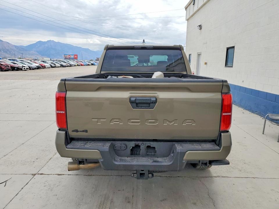 Photo 6 from auction – 2026 TOYOTA TACOMA with VIN 3TMLB5JNXTM243962