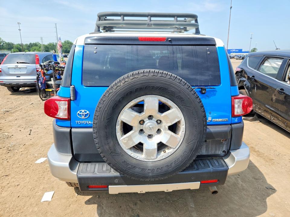 Photo 6 from auction – 2007 TOYOTA FJ CRUISER with VIN JTEBU11F070002486