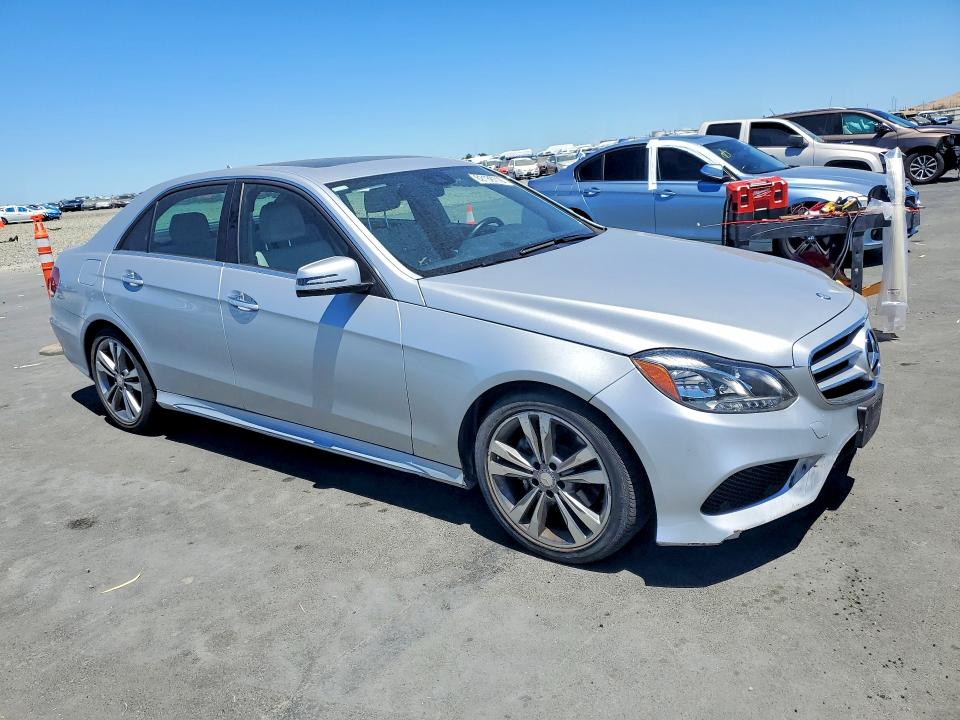 Photo 4 from auction – 2016 MERCEDES-BENZ E with VIN WDDHF5KB5GB324837