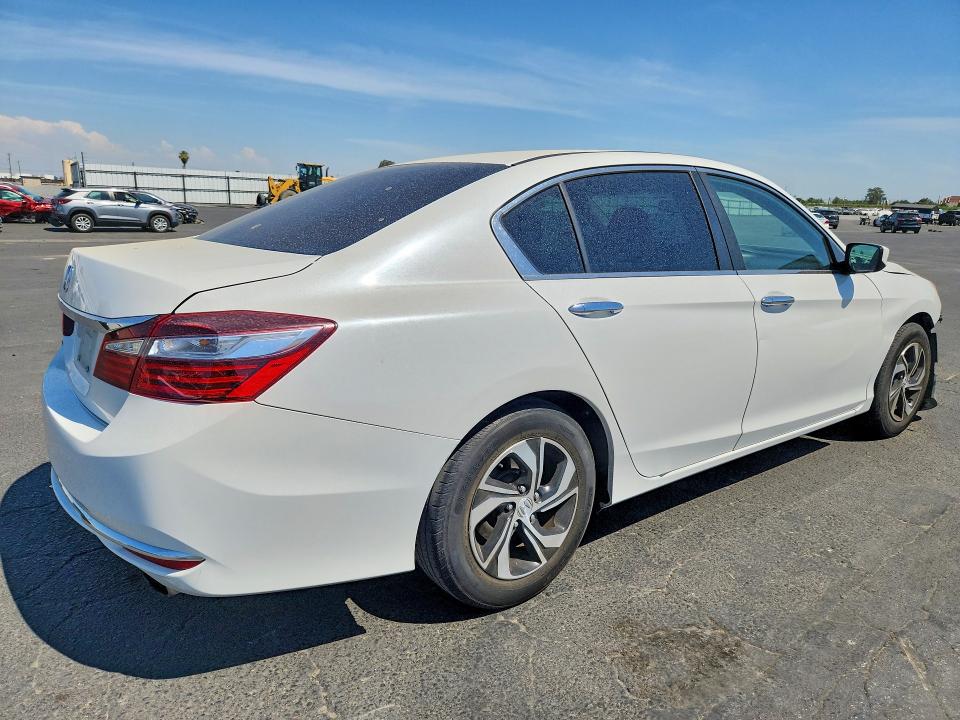 Photo 3 from auction – 2017 HONDA ACCORD with VIN 1HGCR2F35HA273667