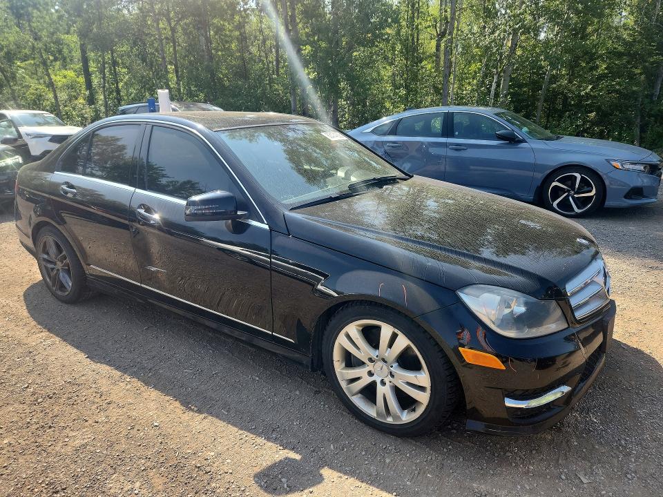 Photo 4 from auction – 2013 MERCEDES-BENZ C with VIN WDDGF8AB3DA869547