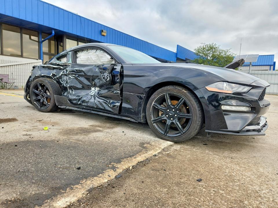 Photo 4 from auction – 2018 FORD MUSTANG with VIN 1FA6P8TH3J5162561