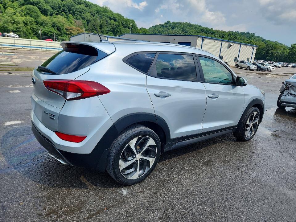 Photo 3 from auction – 2016 HYUNDAI TUCSON with VIN KM8J3CA20GU170581