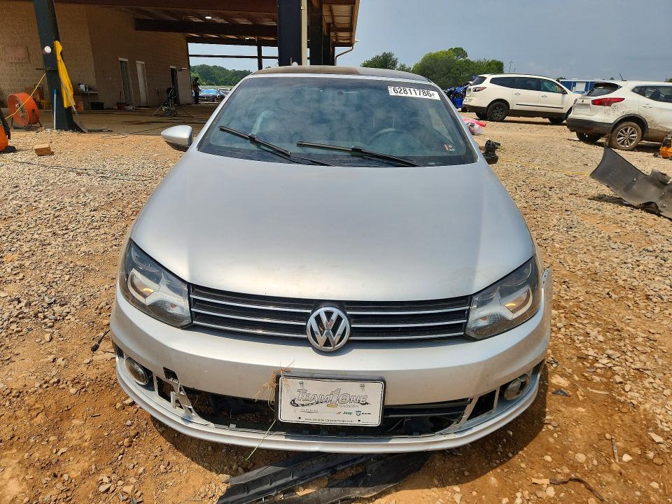 Photo 5 from auction – 2015 VOLKSWAGEN EOS with VIN WVWBW8AHXFV002621
