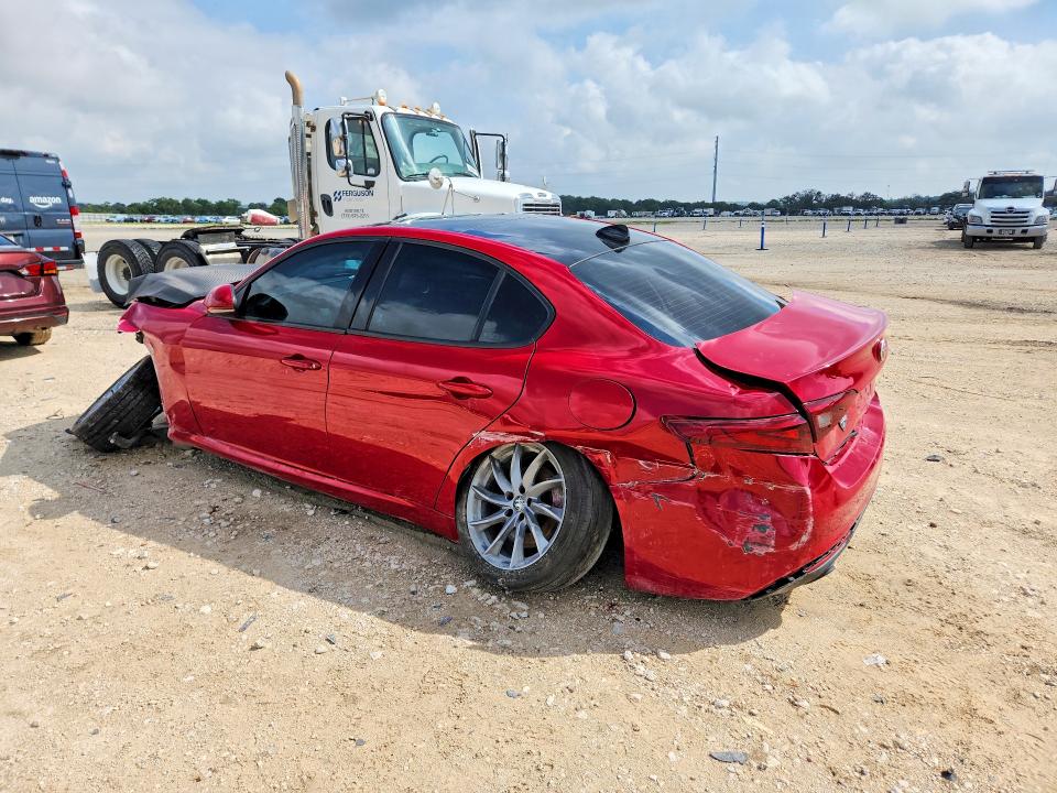 Photo 2 from auction – 2023 ALFA ROMEO GIULIA with VIN ZARFAMAN1P7670527