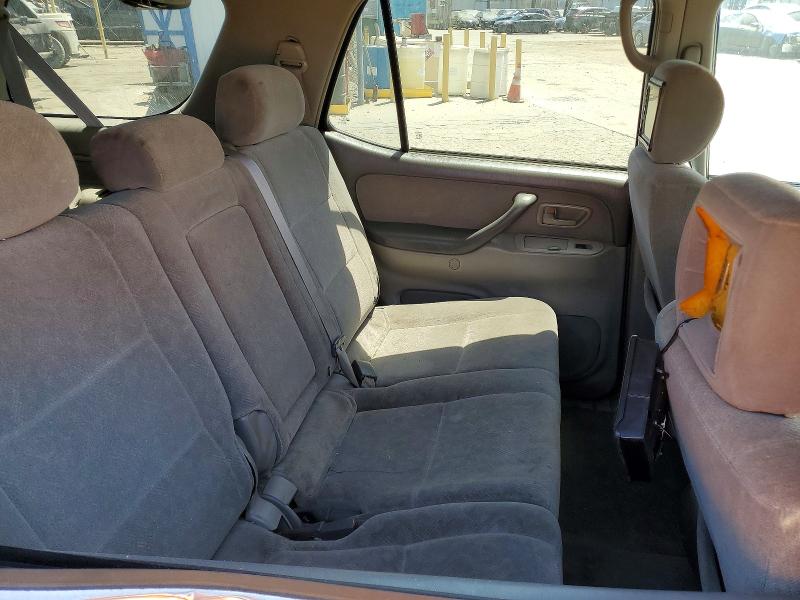Photo 11 from auction – 2004 TOYOTA SEQUOIA with VIN 5TDZT34AX4S217237