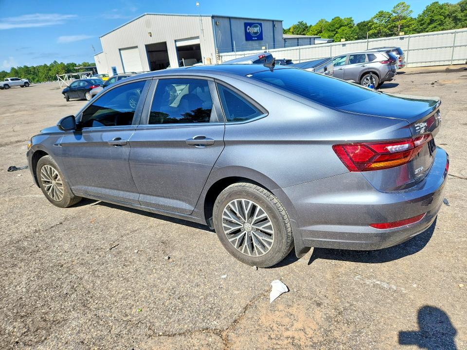 Photo 2 from auction – 2019 VOLKSWAGEN JETTA with VIN 3VWE57BU6KM038555