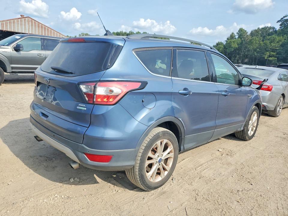 Photo 3 from auction – 2018 FORD ESCAPE with VIN 1FMCU0HDXJUB67626