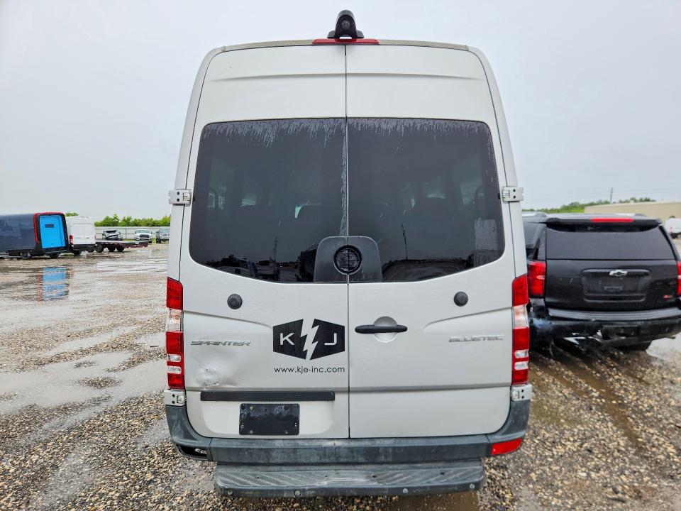 Photo 6 from auction – 2016 MERCEDES-BENZ SPRINTER with VIN 8BRPE8DD6GE122031