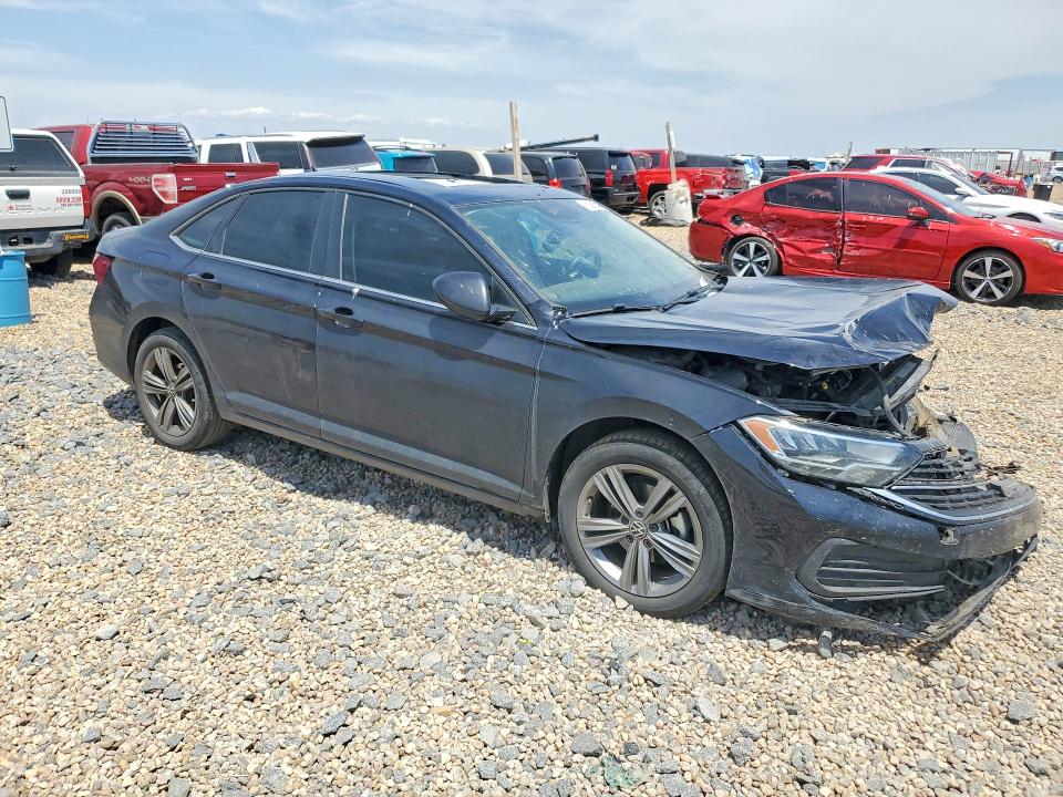 Photo 4 from auction – 2024 VOLKSWAGEN JETTA with VIN 3VW7M7BU4RM096556