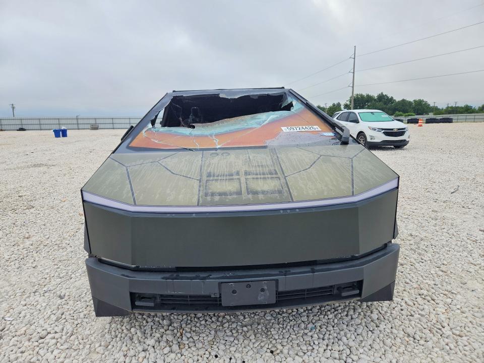 Photo 5 from auction – 2024 TESLA CYBERTRUCK with VIN 7G2CEHED5RA012677