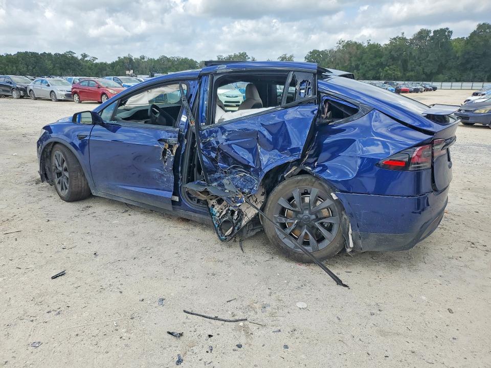 Фото 2 с аукциона – 2023 TESLA MODEL X с VIN 7SAXCBE59PF378614