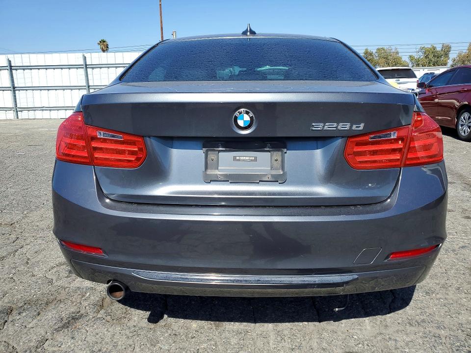 Photo 6 from auction – 2014 BMW 328 with VIN WBA3D3C57EF099315