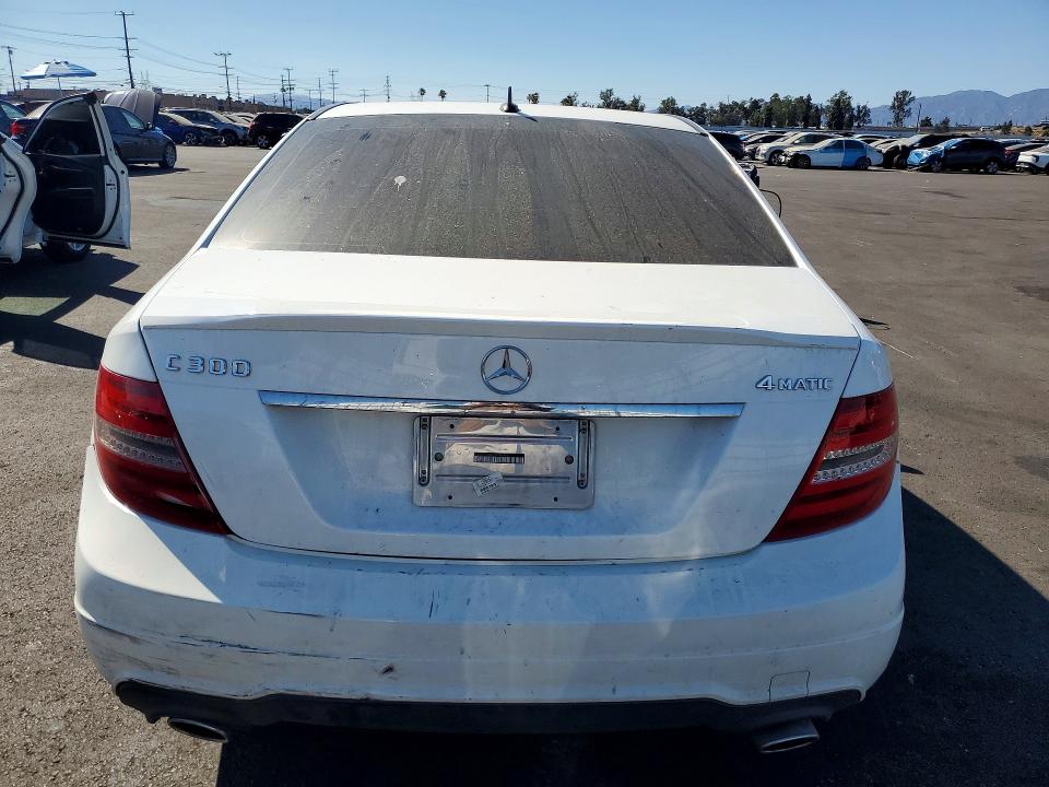 Photo 6 from auction – 2013 MERCEDES-BENZ C with VIN WDDGF8AB1DR246459