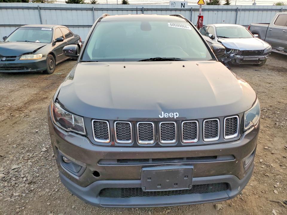 Фото 5 с аукциона – 2018 JEEP COMPASS с VIN 3C4NJDBB8JT178669