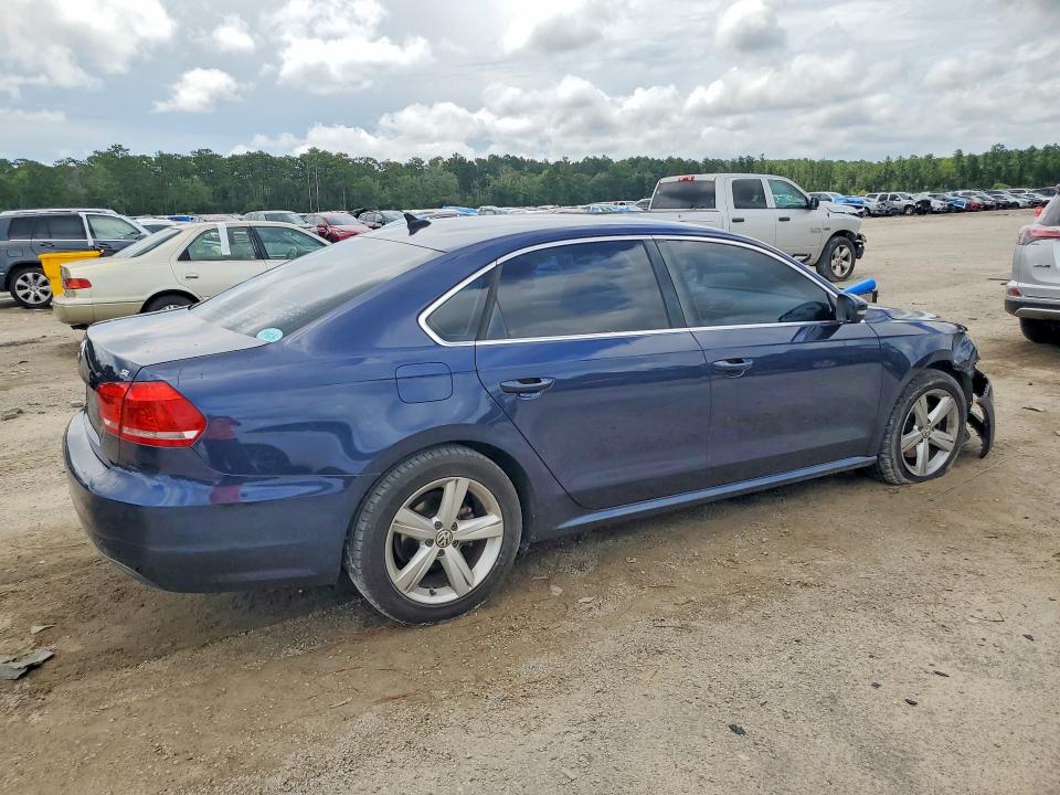 Photo 3 from auction – 2013 VOLKSWAGEN PASSAT with VIN 1VWBH7A38DC140401