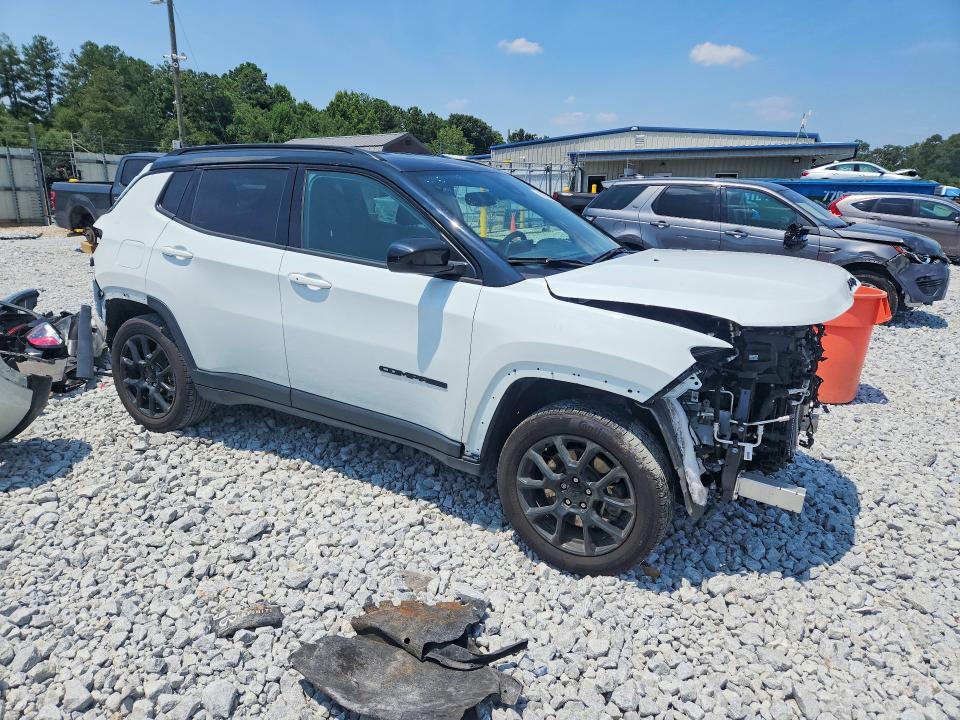 Photo 4 from auction – 2024 JEEP COMPASS with VIN 3C4NJDBN1RT600075