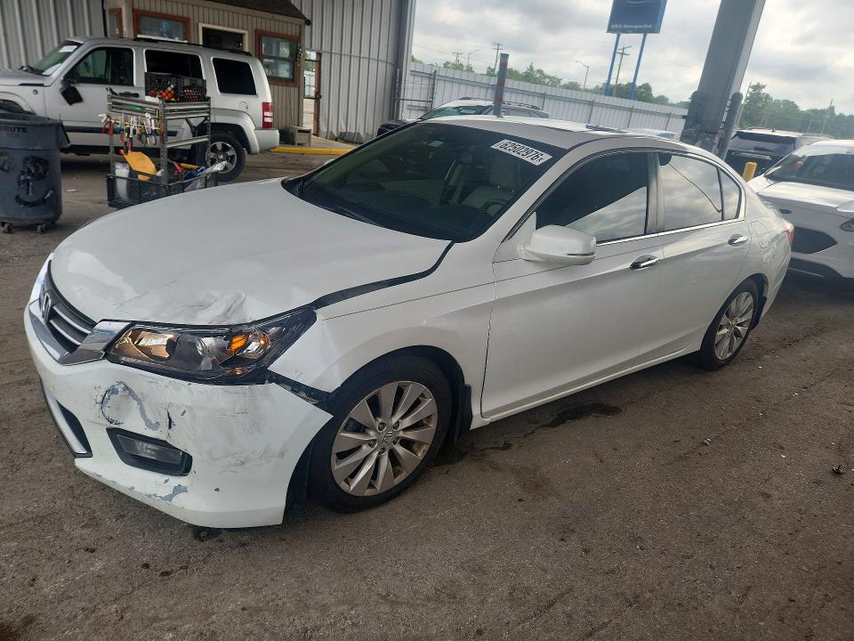 HONDA ACCORD 2015 with VIN 1HGCR2F81FA223681 - Photo from auction