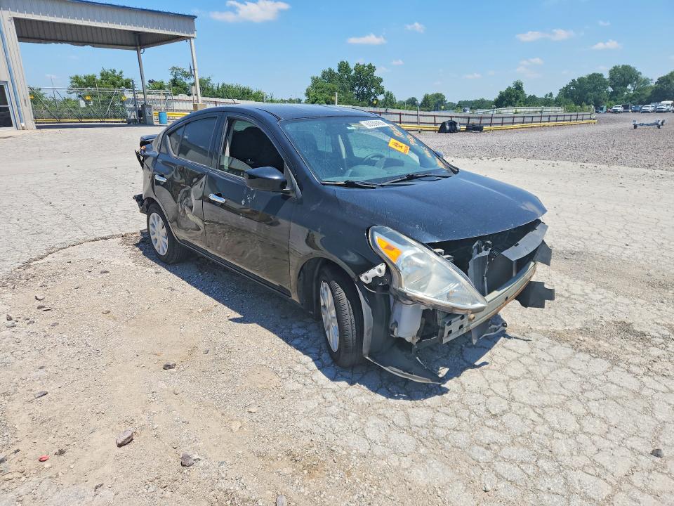 Снимка 4 от търг – 2017 NISSAN VERSA с VIN 3N1CN7AP1HL815392