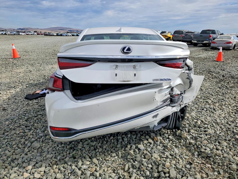 Photo 6 from auction – 2019 LEXUS ES with VIN 58AB21B15KU003684