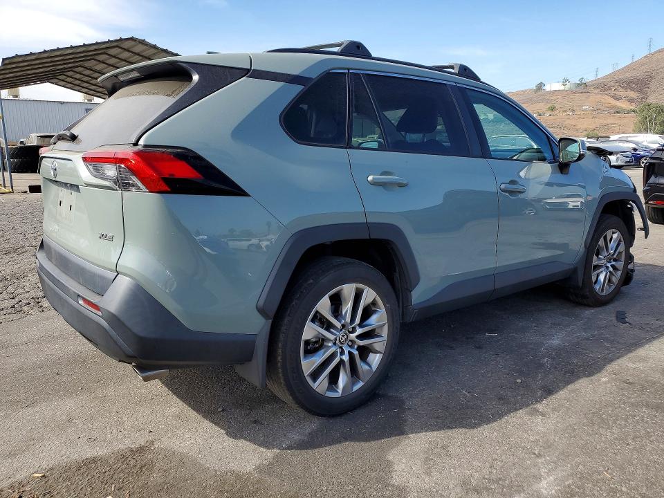 Photo 3 from auction – 2022 TOYOTA RAV4 with VIN 2T3C1RFV4NW213764