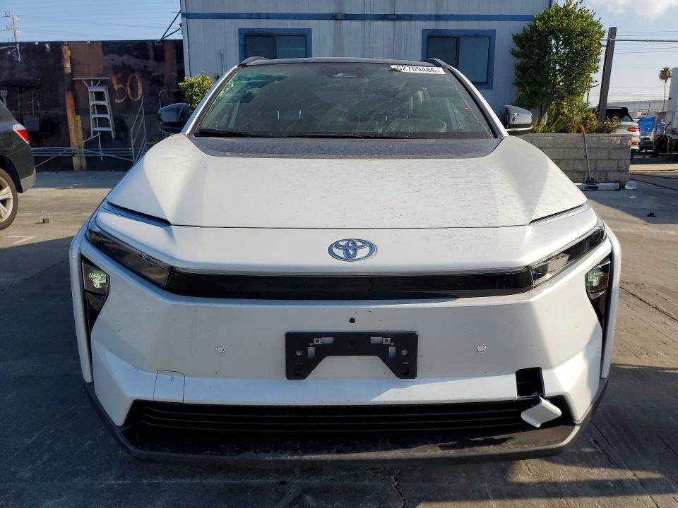 Zdjęcie 5 z aukcji – 2026 TOYOTA BZ z VIN JTMBCAEB7TA003475