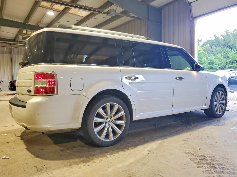 Photo 3 from auction – 2016 FORD FLEX with VIN 2FMGK5C85GBA12396