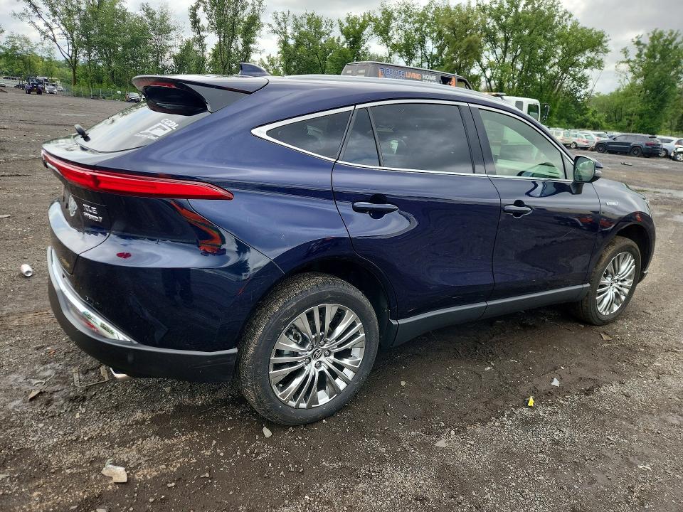 Photo 3 from auction – 2021 TOYOTA VENZA with VIN JTEAAAAH3MJ005829