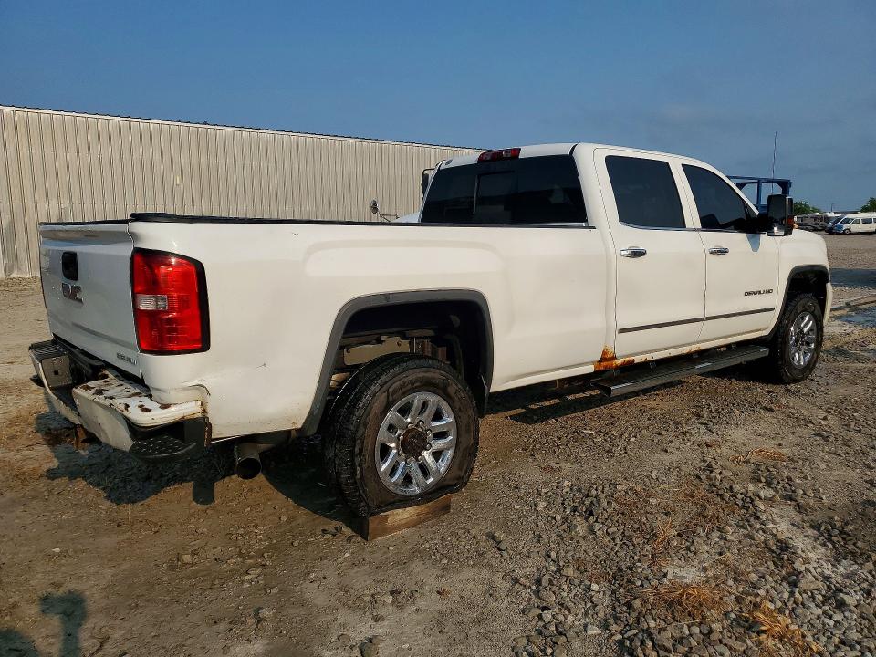 Photo 3 from auction – 2015 GMC SIERRA with VIN 1GT424E88FF638262